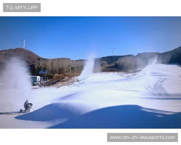 新滑雪装备技术展示，帮助运动员提升寒冷天气下表现，滑雪装备视频