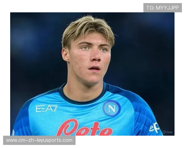 曼联霍伊伦后插上推射稳稳破门——新一代锋线杀手的崛起